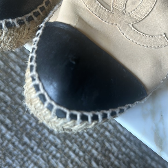 Chanel two tone leather espadrilles.. - Picture 5 of 6